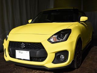 スイフト 左フロントドアの修理でお預かり