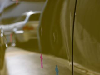 スイフト 左フロントドアのデントリペア前・景色での確認