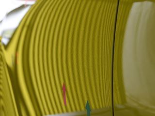 スイフト 左フロントドアのデントリペア後・ラインボードでの確認