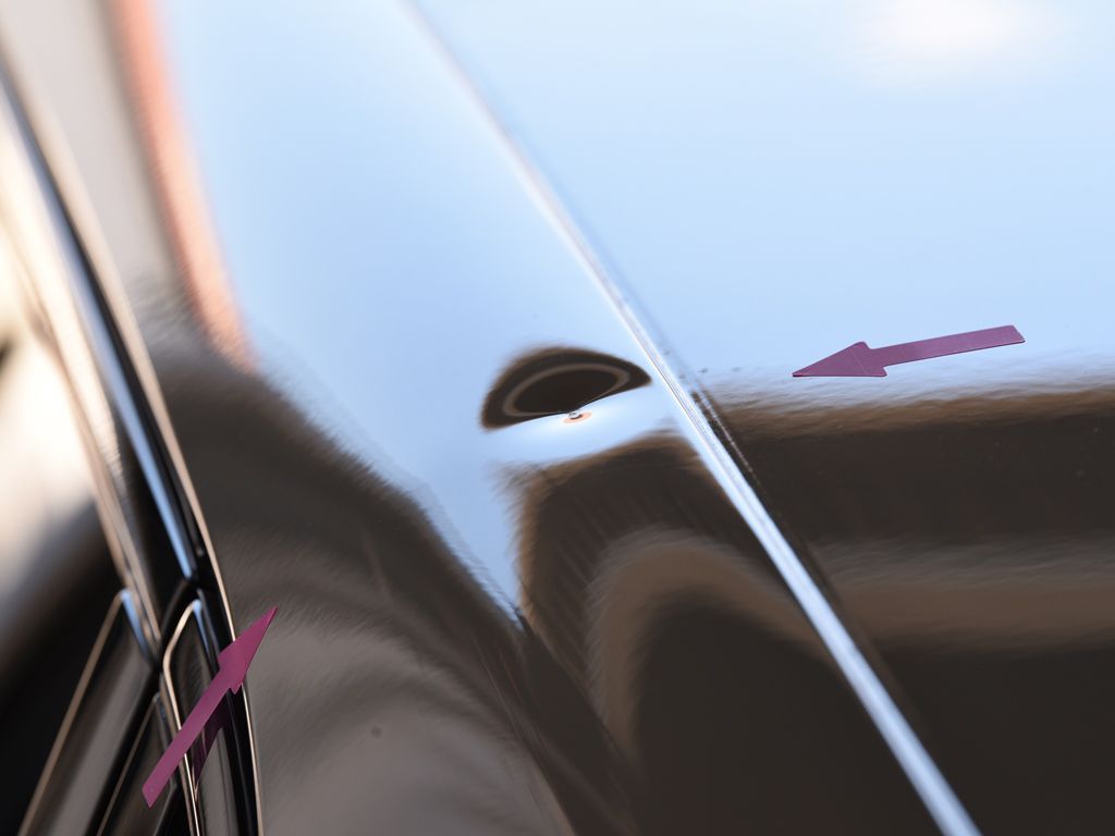 ポルシェ カイエンのピラーのへこみ