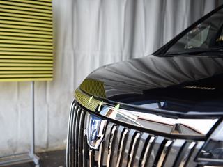 エスクァイア ボンネットのデントリペア位置