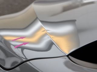 レクサスNX350アルミボンネットのデントリペア前・ライトの光での確認