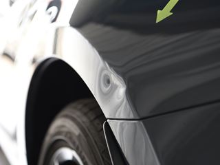 ロードスターリアフェンダーのデントリペア前・景色での確認